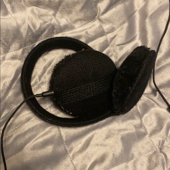 Winter ear muffs with headphones - Picture 2 of 5